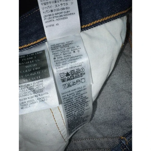 NWOT Levi's 501 Selvage Red Tab Button Fly Straight Blue Denim Jeans Sz 33x32 - Picture 9 of 16